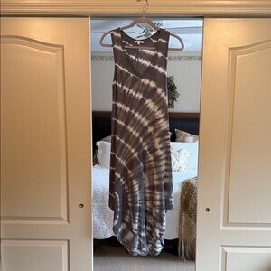 Tie-Dye Sleeveless Maxi Dress